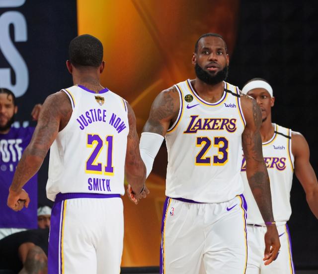  热火客场险胜雄鹿稳居前八  